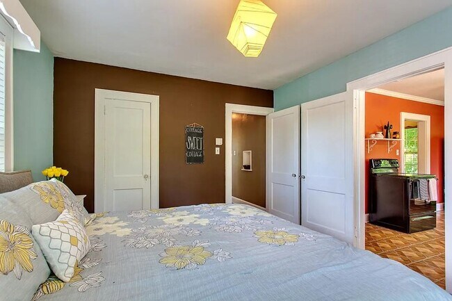 Building Photo - Charming 2 bedroom house in South Knox!