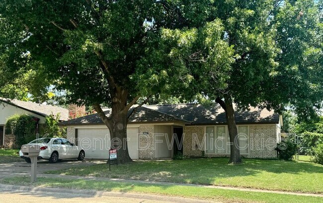 Primary Photo - 2024 Robinson St