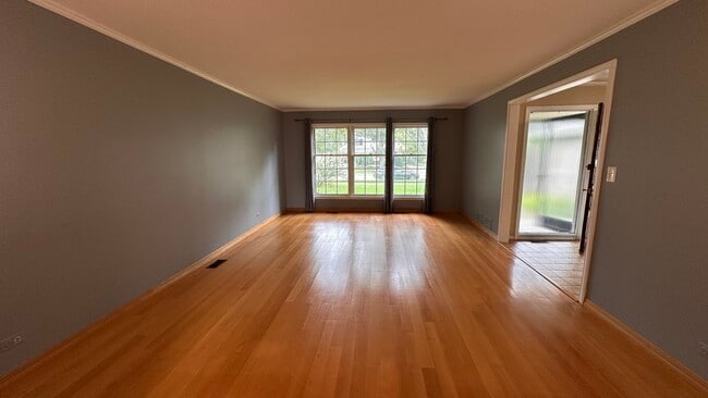 Building Photo - 3537 Winnetka Rd