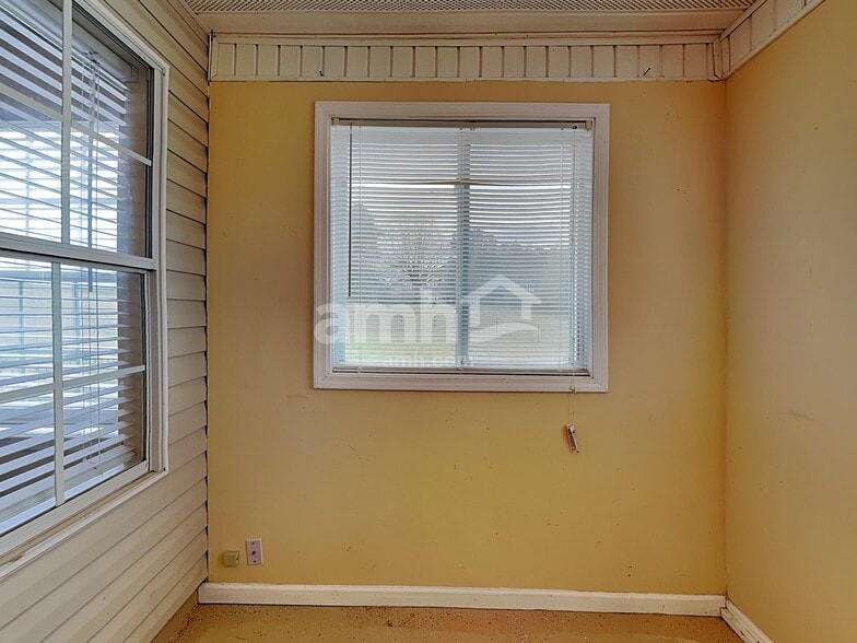 Building Photo - 101 Springbrook Ln