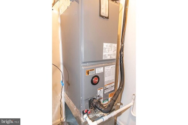 Building Photo - 54 Reliance Ct