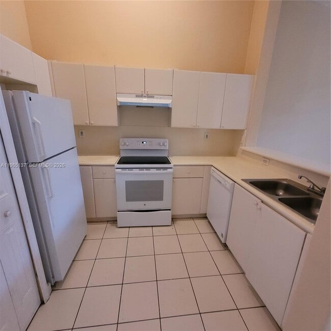 Building Photo - 1663 SE 27th Dr