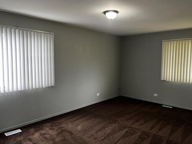 Building Photo - 5623 Santa Barbara Dr