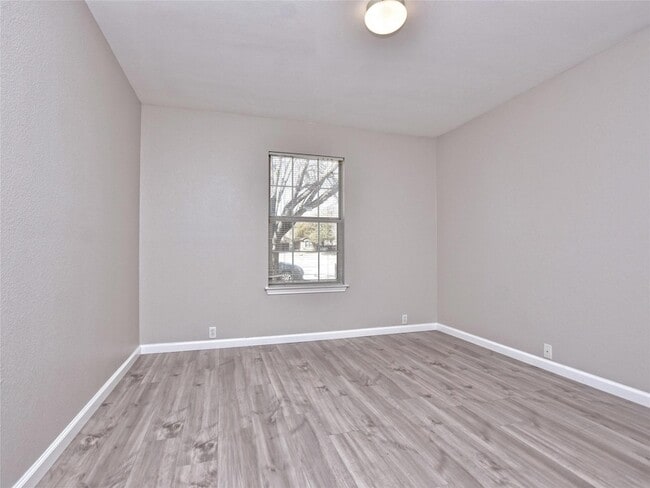 Building Photo - 2300 Amy Lynn Ln