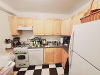 Building Photo - 444 Bedford St