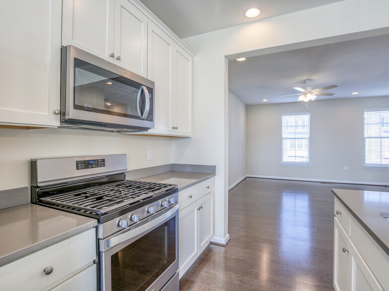 Building Photo - 107 Alderman Way