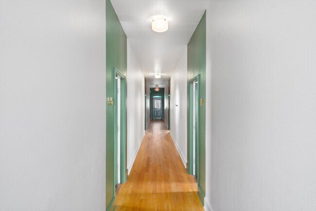 Building Photo - 839 N 2nd Ave