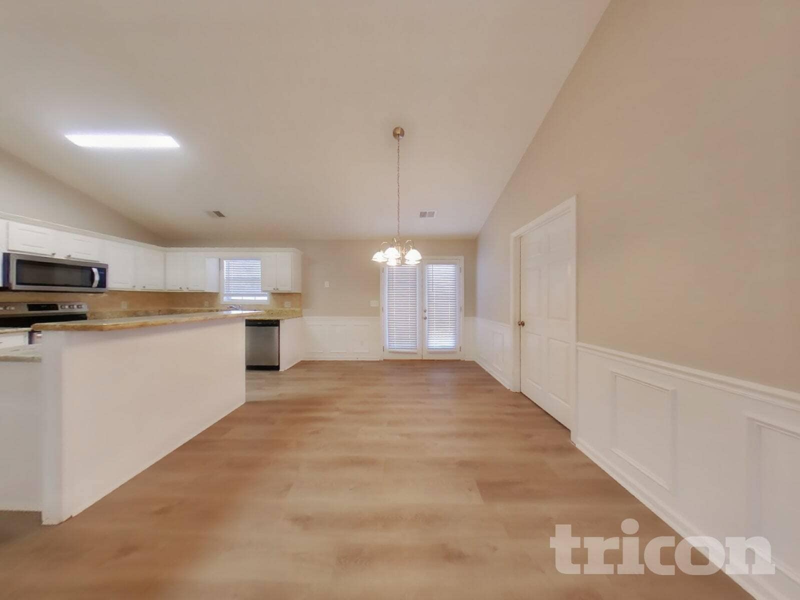 Building Photo - 20 Hillock Ct