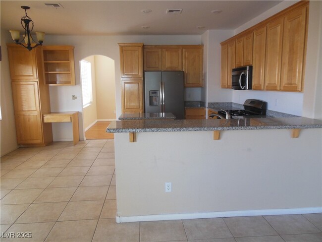 Building Photo - 9891 Sierra Canyon Way