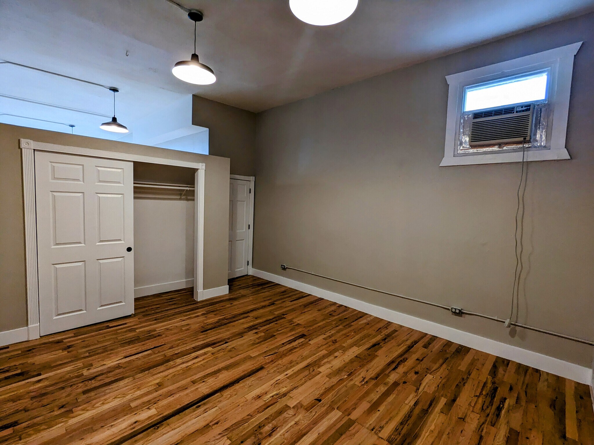 Building Photo - 4301 Yates St