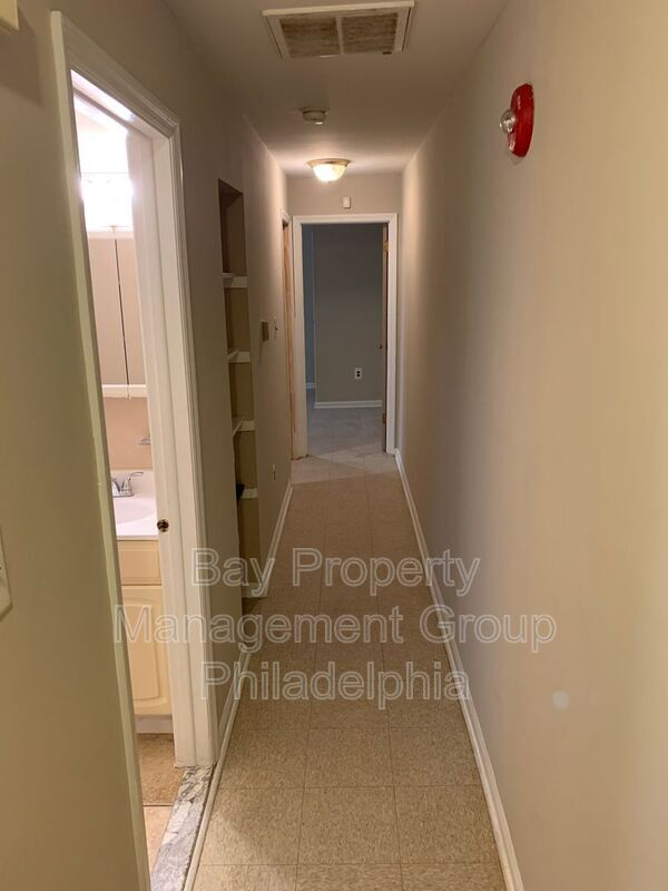 Building Photo - 3035 Frankford Ave