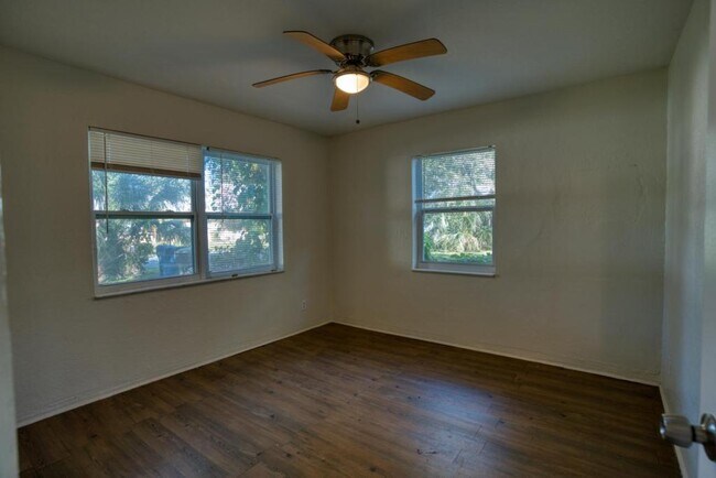 Building Photo - 1744 Granville Court S