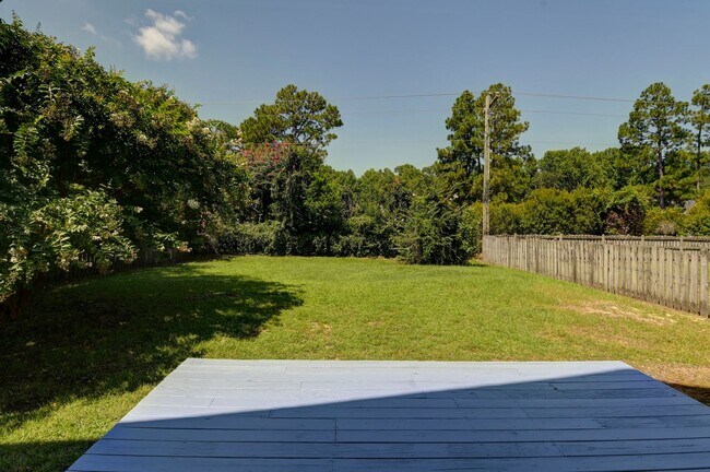Building Photo - Freshly Updated 3 bedroom Home with New Ro...