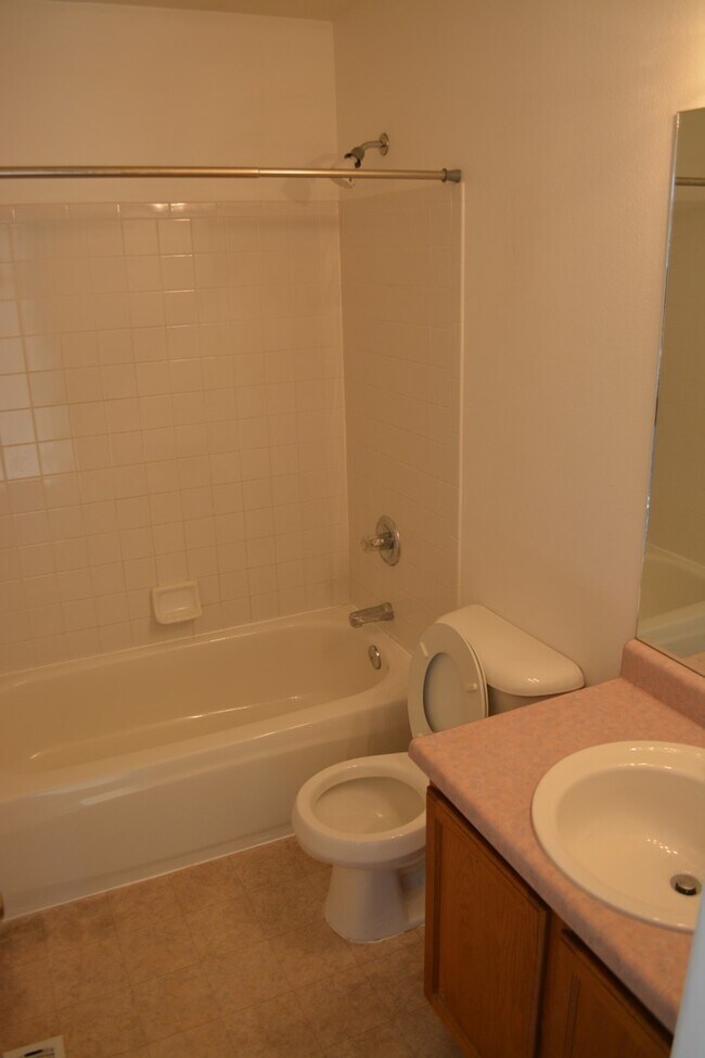 Building Photo - Spacious Sundown 4BD Home on Corner Lot – ...