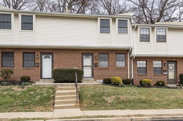 Building Photo - 249 Holly Dr