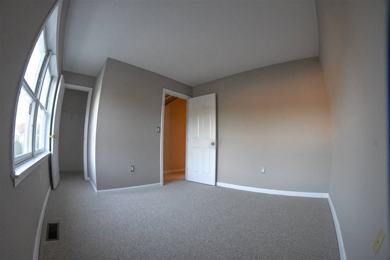 Building Photo - 52 Cadogan Way