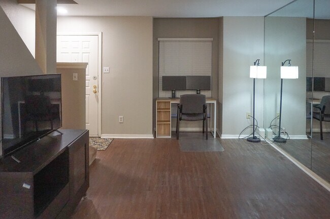 Building Photo - 2110 Wilcrest Dr