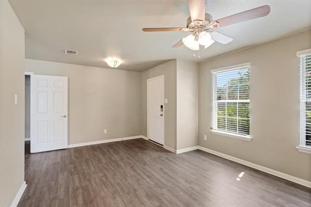Building Photo - 1005 Live Oak Dr