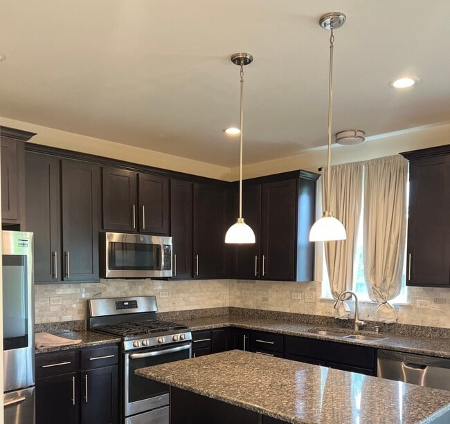 Building Photo - 654 Otter Way