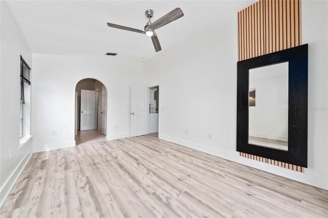 Building Photo - 566 Sunridge Woods Blvd