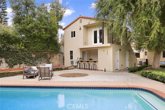 Building Photo - 1647 N Santa Anita Ave