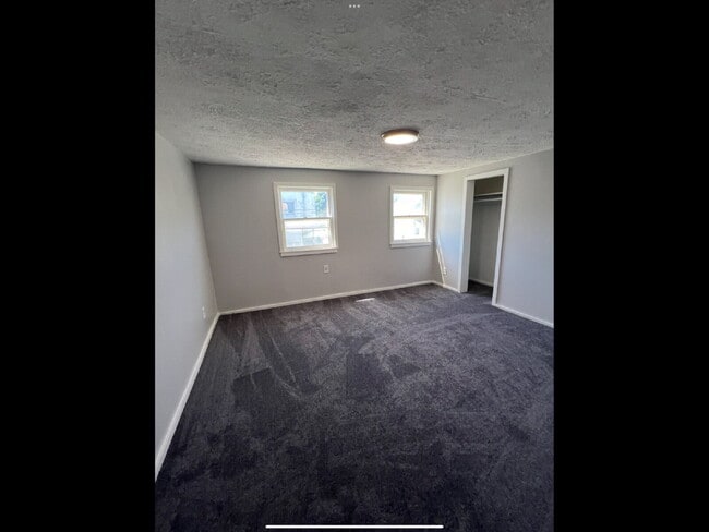 Building Photo - 288 Fernwood Ave