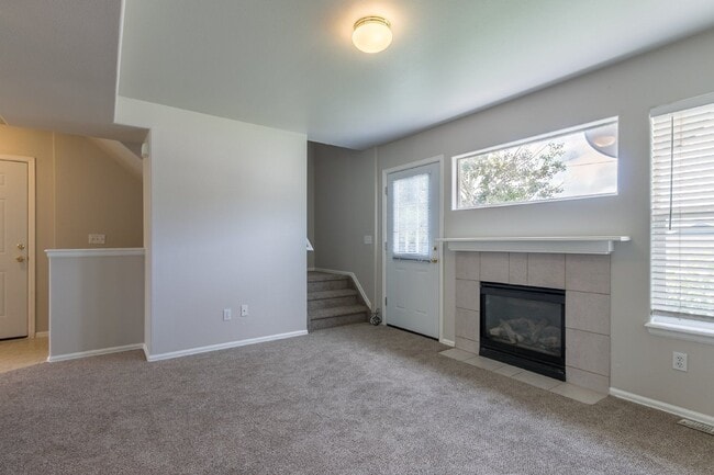 Building Photo - 56 Vale Cir