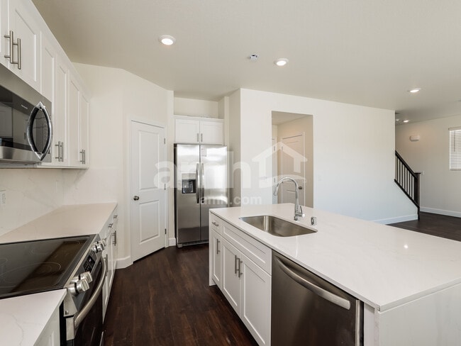 Building Photo - 6460 Intuition Ln