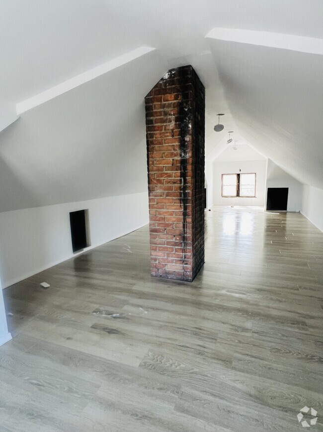 Building Photo - 8310 Bryden St