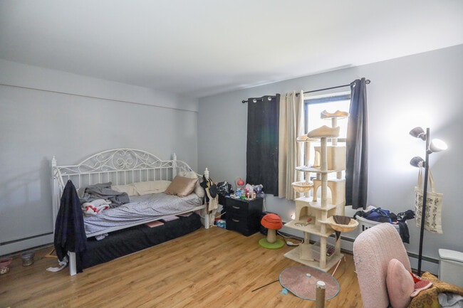 Building Photo - 9020 Lamon Ave