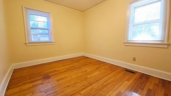 Building Photo - 2312 Hecker Ave