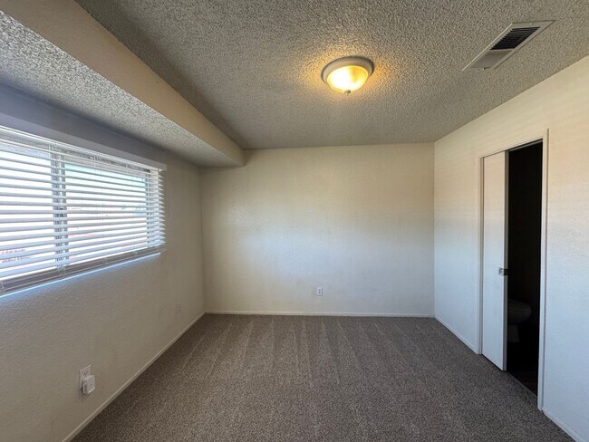 Building Photo - 4208 White Ln