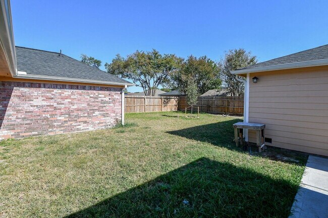 Building Photo - 10402 Kirkhall Dr