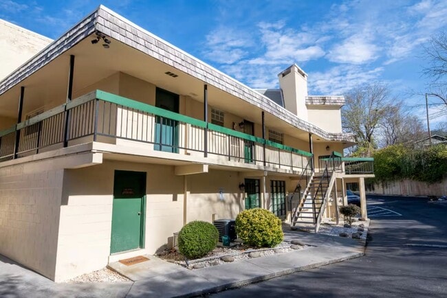 Building Photo - 260 Roaring Fork Rd