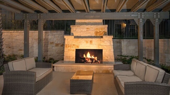 Building Photo - 10422 Huebner Rd