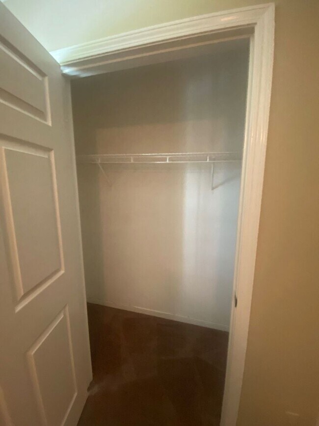 Building Photo - Beautiful 2 Story Home, Centrally Located in a Quiet Neighborhood! *1/2 OFF 1st Month's Rent!*