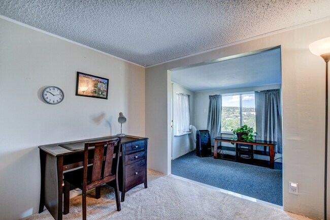 Building Photo - 2477 River Trail Rd