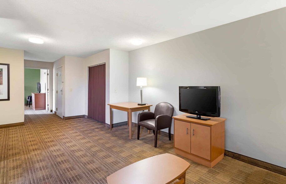 Building Photo - Furnished Studio-Houston Northwest - Hwy. ...