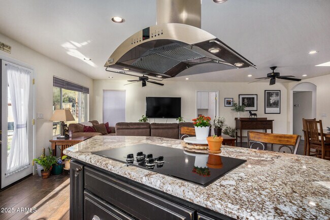 Building Photo - 18006 N Villa Rita Dr