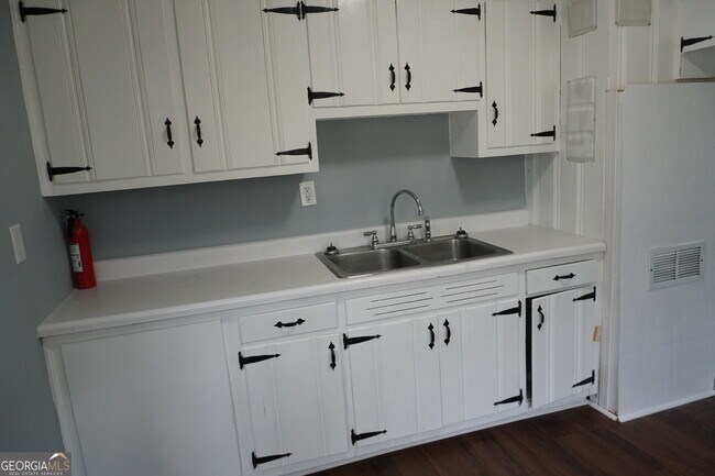 Building Photo - 1150 GA-138