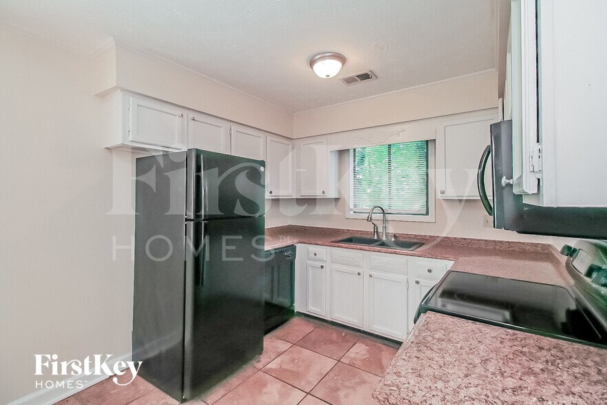 Building Photo - 205 Lanyard Loop