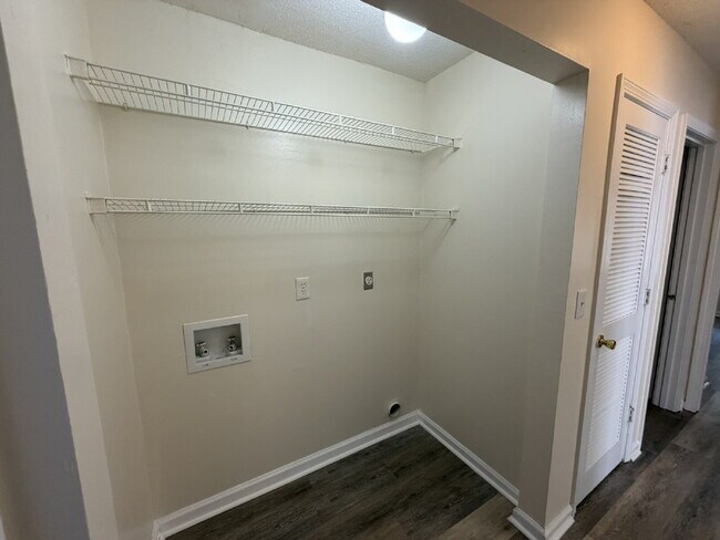 Building Photo - Condo for Rent