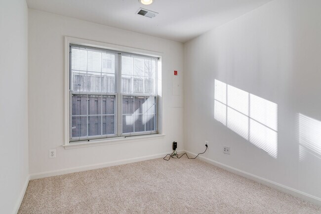 Building Photo - 6327 Dunn Ct