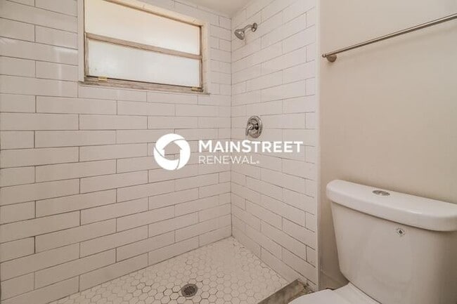 Building Photo - 3 Bedroom Pet-Friendly Home in LONGWOOD, F...