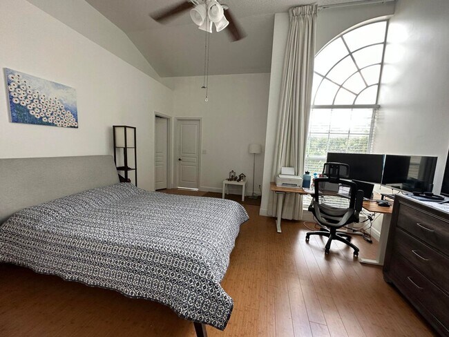 Building Photo - 5425 Grand Park Pl