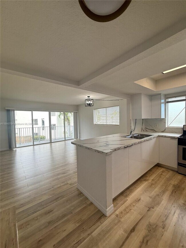 Building Photo - 7737 SW 88th St