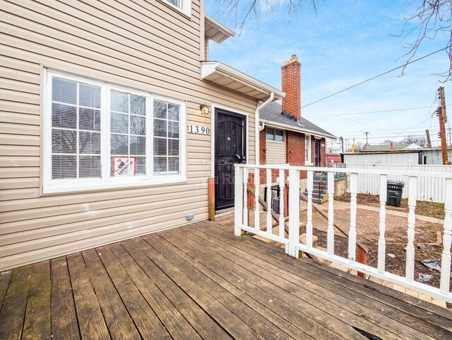 Building Photo - 1390 Sullivant Ave