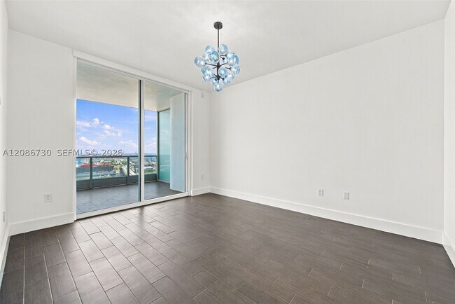 Building Photo - 900 Biscayne Blvd