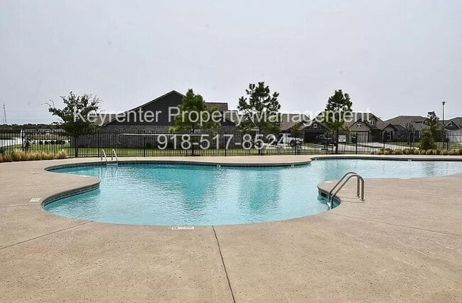 Building Photo - 3 Bed | 2 Bath in Owasso!