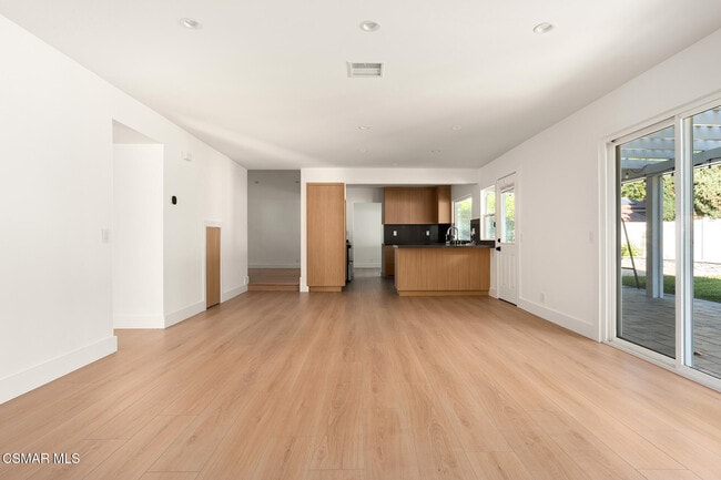 Building Photo - 84 Sunny Vista Ave